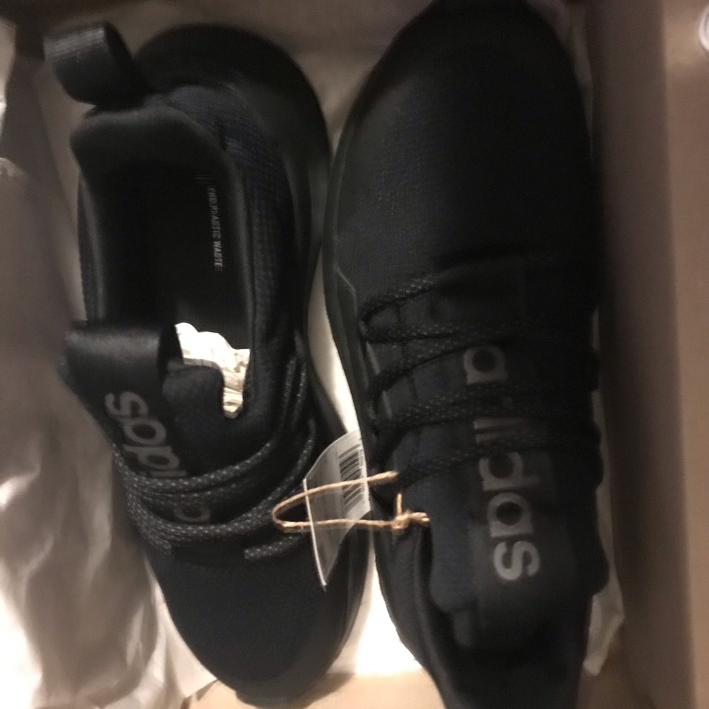 Boys Adidas lite racer adapt 5.0 size 5y black